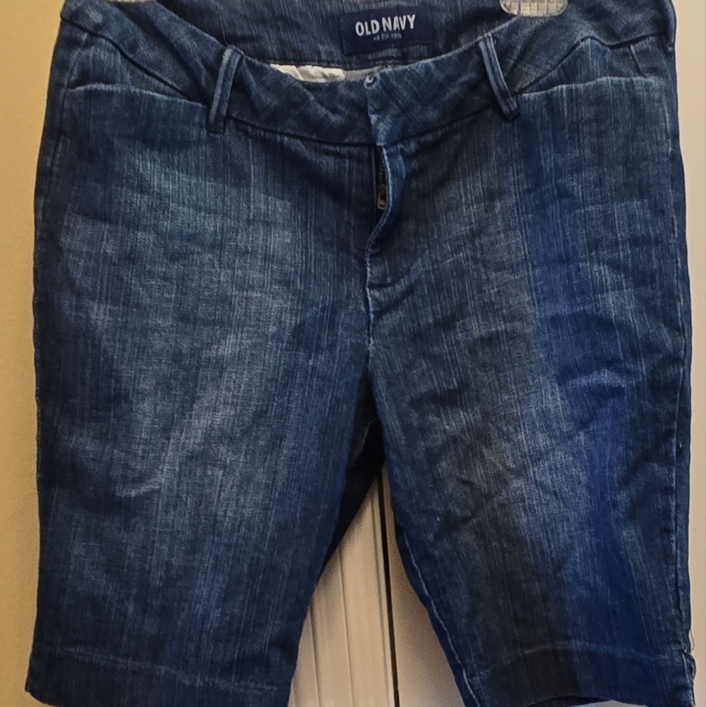 Old Navy Women's Blue Denim Bermuda Long Shorts Size 8 Blokecore